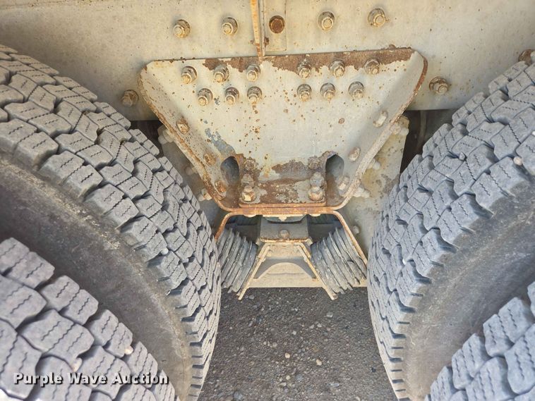 image for item DP8926 2006 Peterbilt 357 ready mix truck