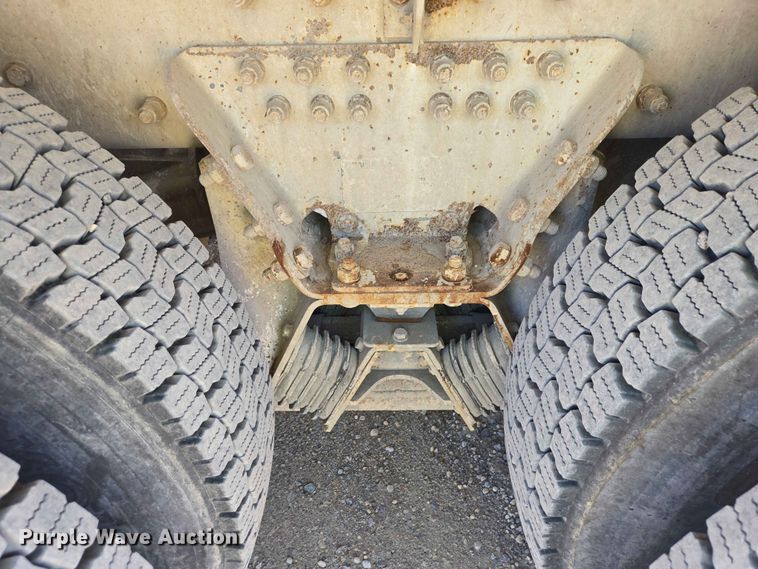 image for item DP8926 2006 Peterbilt 357 ready mix truck