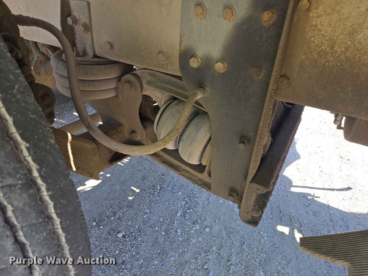 image for item DP8926 2006 Peterbilt 357 ready mix truck