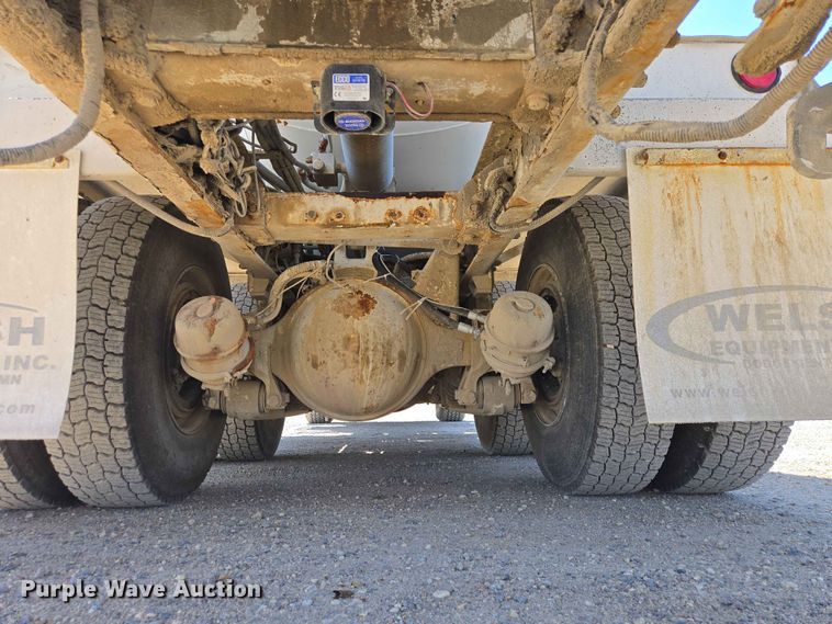 image for item DP8926 2006 Peterbilt 357 ready mix truck