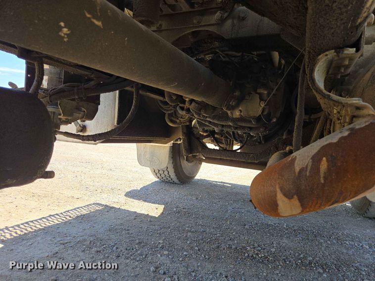 image for item DP8926 2006 Peterbilt 357 ready mix truck