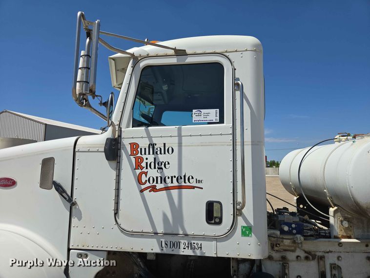 image for item DP8926 2006 Peterbilt 357 ready mix truck
