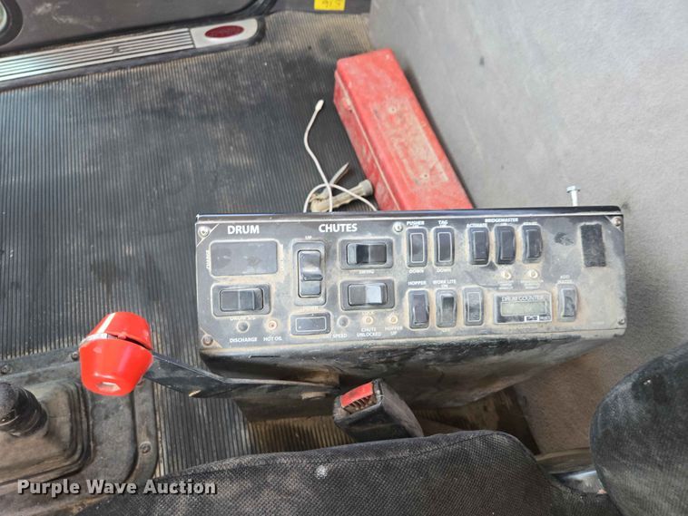 image for item DP8926 2006 Peterbilt 357 ready mix truck