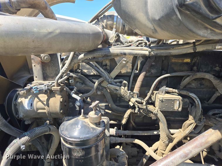 image for item DP8926 2006 Peterbilt 357 ready mix truck