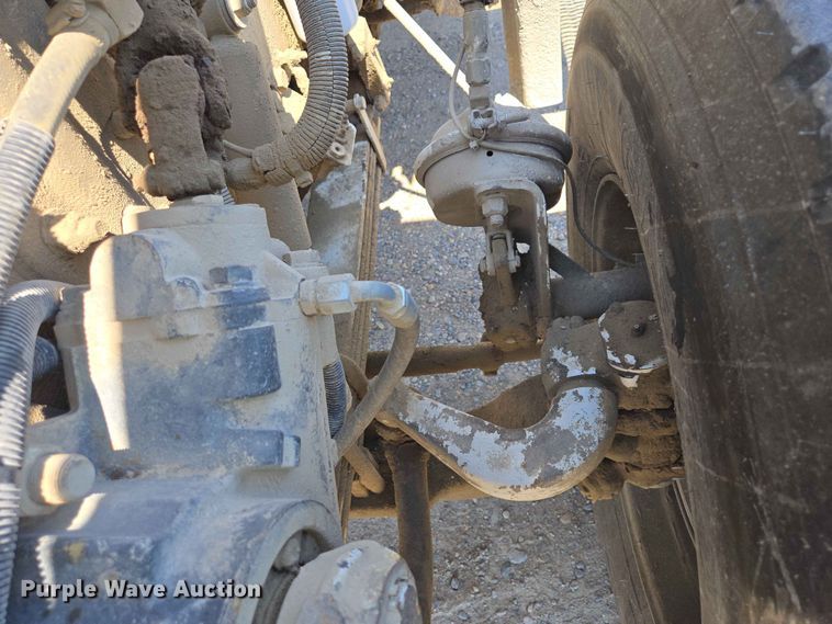 image for item DP8926 2006 Peterbilt 357 ready mix truck
