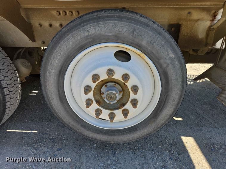 image for item DP8926 2006 Peterbilt 357 ready mix truck