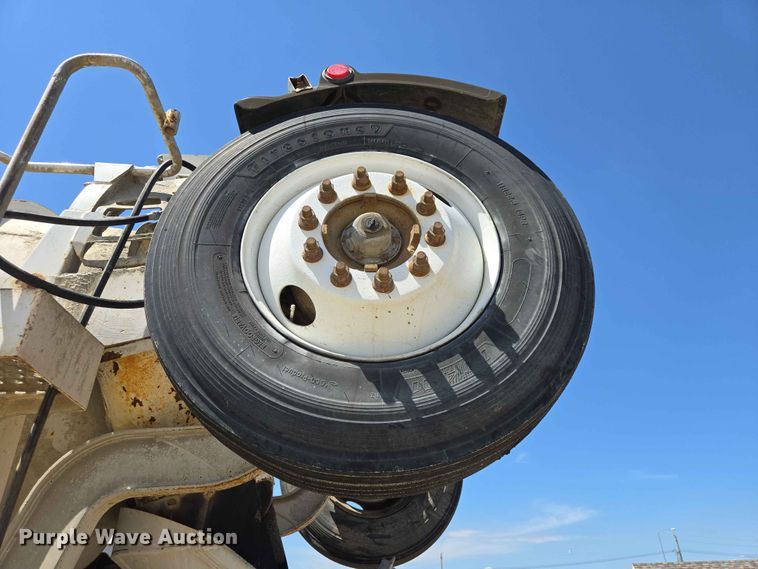 image for item DP8926 2006 Peterbilt 357 ready mix truck