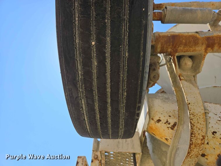 image for item DP8926 2006 Peterbilt 357 ready mix truck