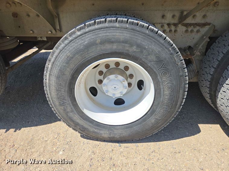 image for item DP8926 2006 Peterbilt 357 ready mix truck