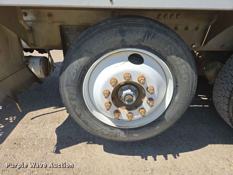 image for item DP8926 2006 Peterbilt 357 ready mix truck