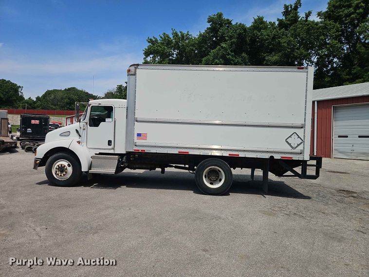 image for item DQ7790 2004 Kenworth T300 box truck