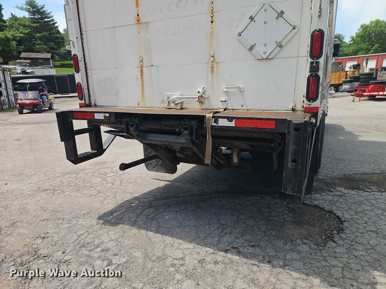 image for item DQ7790 2004 Kenworth T300 box truck