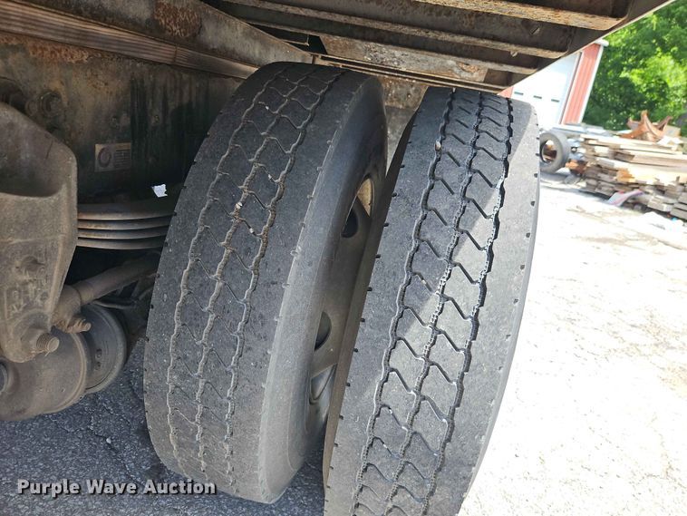 image for item DQ7790 2004 Kenworth T300 box truck