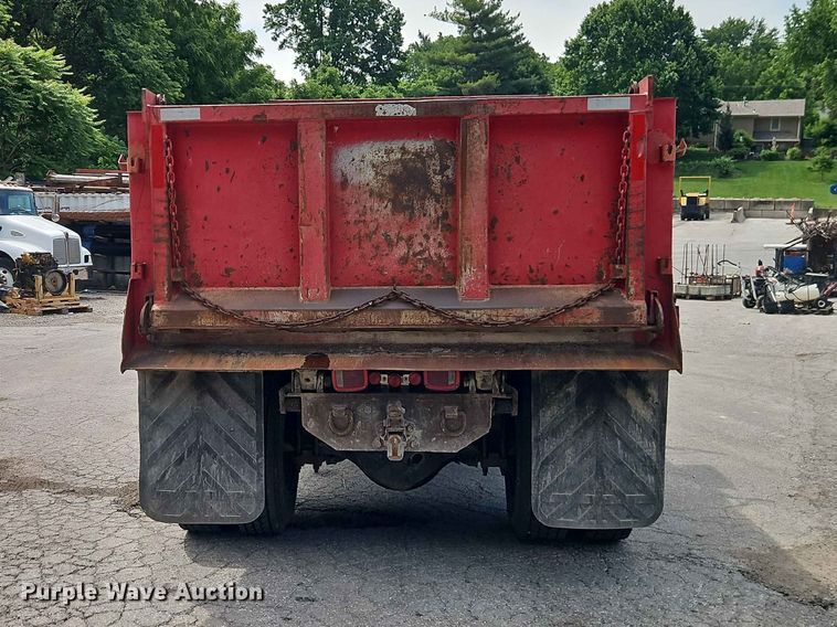 image for item DQ7791 1993 International 4900 dump truck