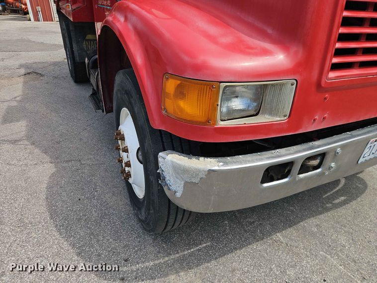 image for item DQ7791 1993 International 4900 dump truck