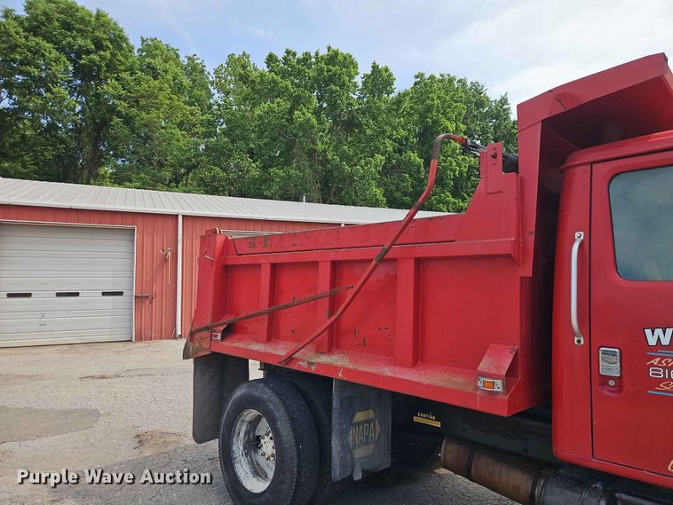 image for item DQ7791 1993 International 4900 dump truck