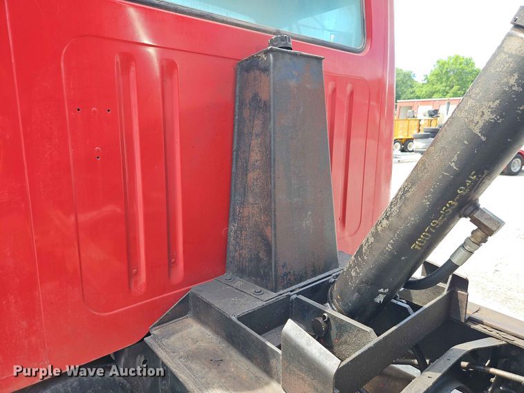 image for item DQ7791 1993 International 4900 dump truck