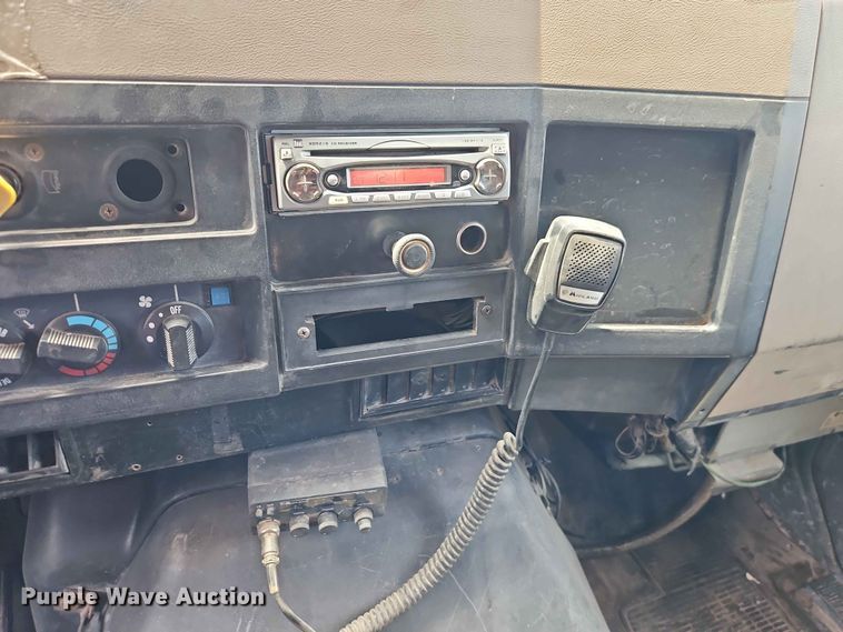 image for item DQ7791 1993 International 4900 dump truck