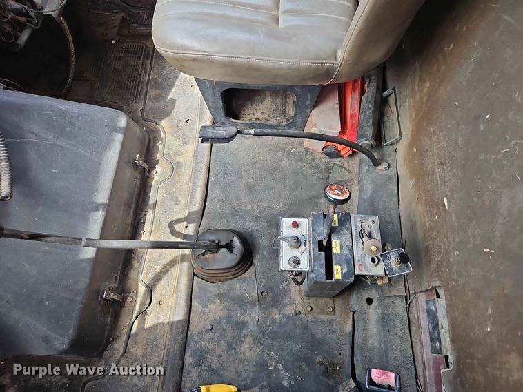 image for item DQ7791 1993 International 4900 dump truck