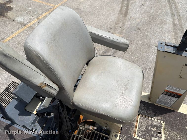 image for item DQ7792 Ingersoll-Rand PF-4410 paver