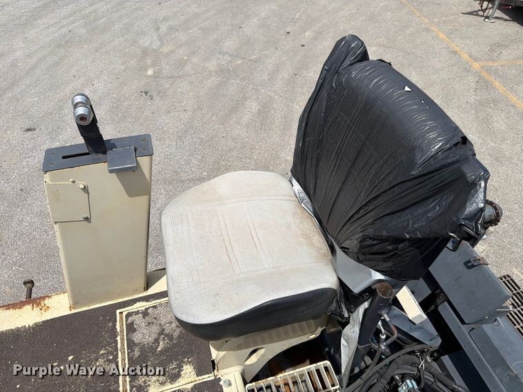 image for item DQ7792 Ingersoll-Rand PF-4410 paver