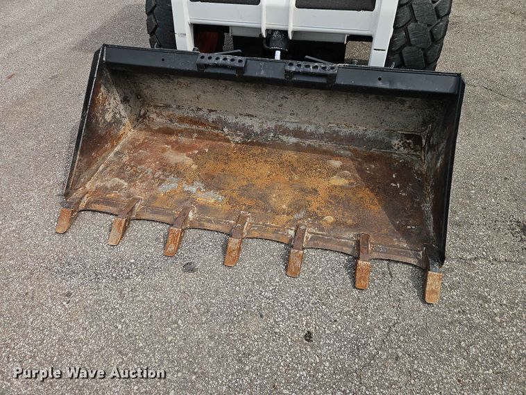 image for item DQ7793 1999 Bobcat 763 skid steer loader