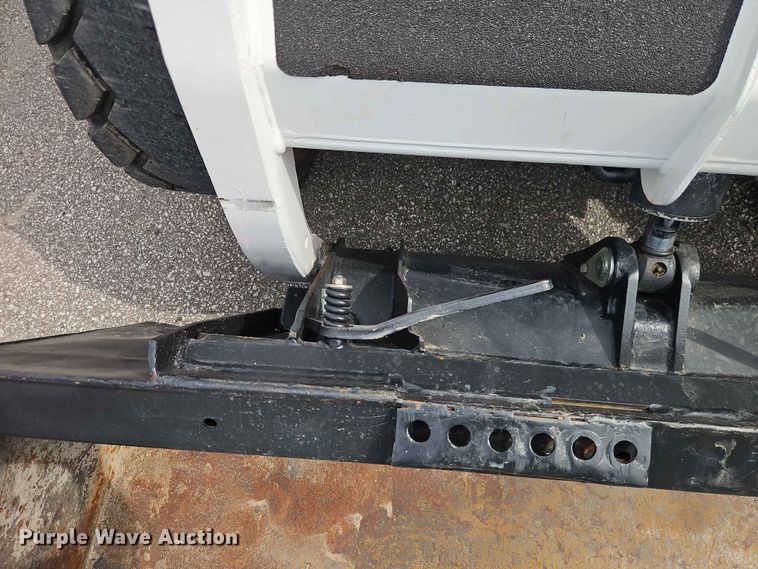 image for item DQ7793 1999 Bobcat 763 skid steer loader