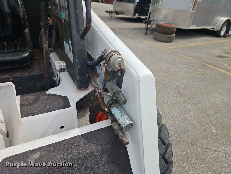 image for item DQ7793 1999 Bobcat 763 skid steer loader