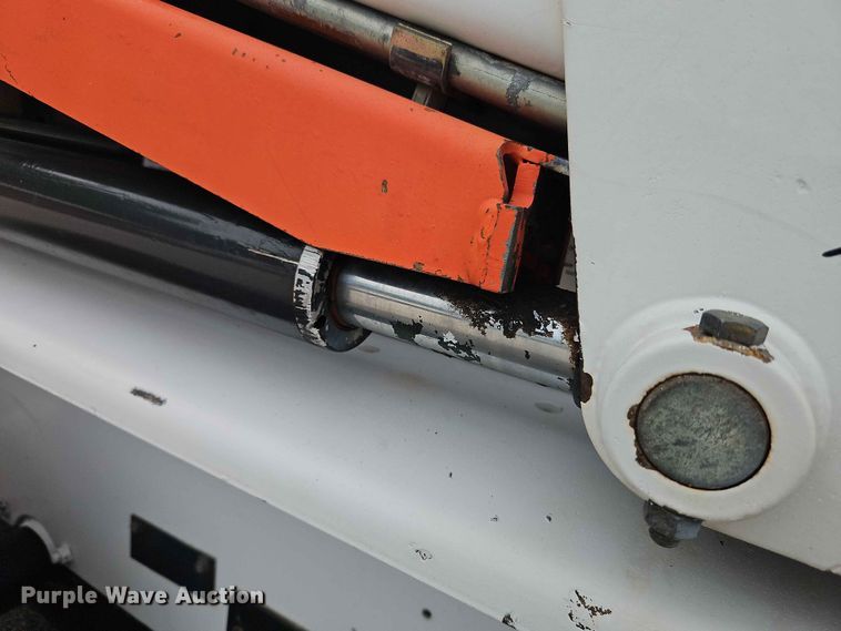 image for item DQ7793 1999 Bobcat 763 skid steer loader