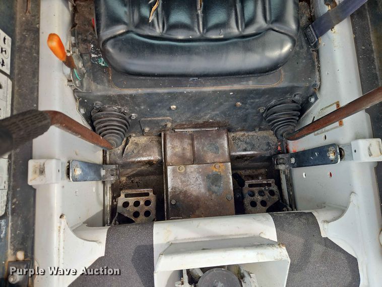image for item DQ7793 1999 Bobcat 763 skid steer loader