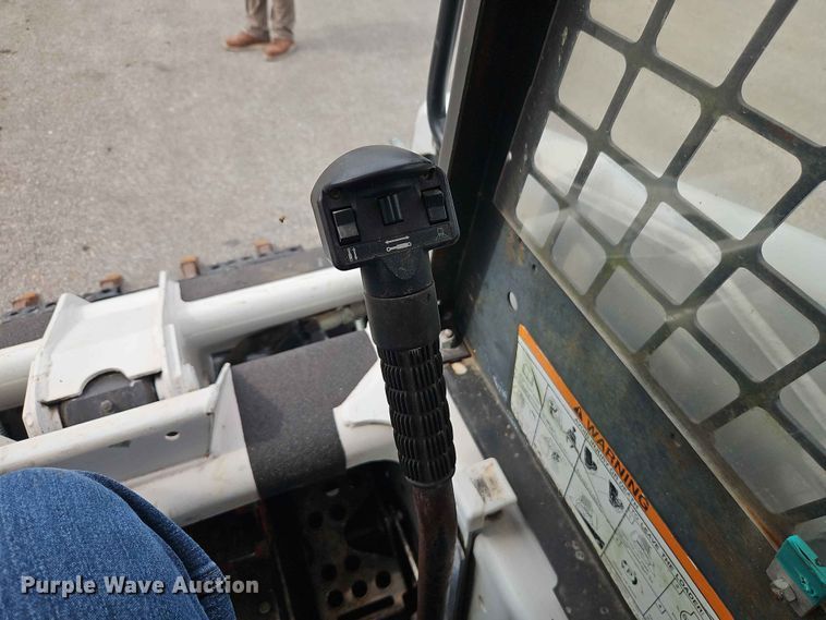 image for item DQ7793 1999 Bobcat 763 skid steer loader