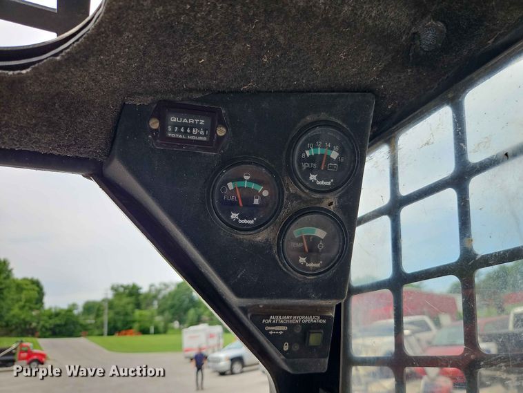 image for item DQ7793 1999 Bobcat 763 skid steer loader