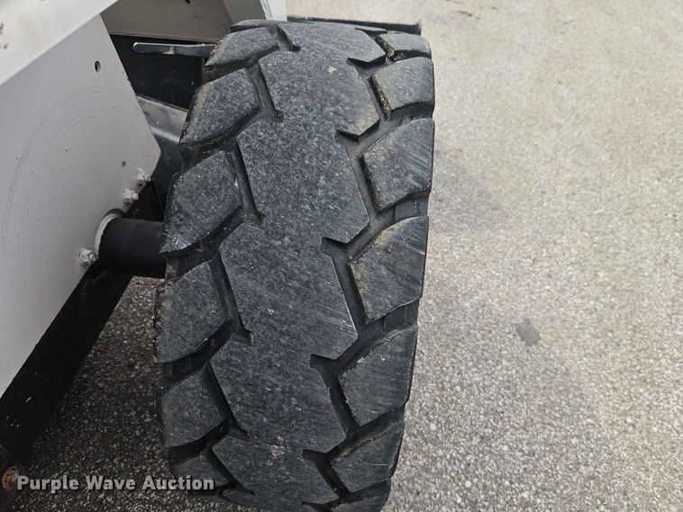 image for item DQ7793 1999 Bobcat 763 skid steer loader