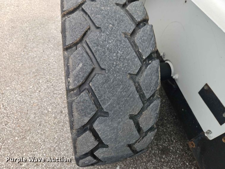 image for item DQ7793 1999 Bobcat 763 skid steer loader