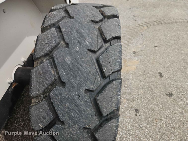 image for item DQ7793 1999 Bobcat 763 skid steer loader