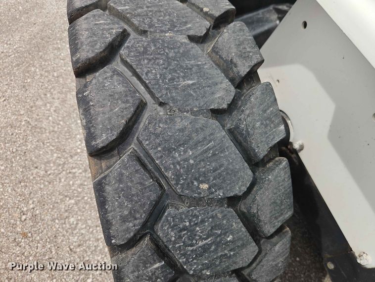 image for item DQ7793 1999 Bobcat 763 skid steer loader