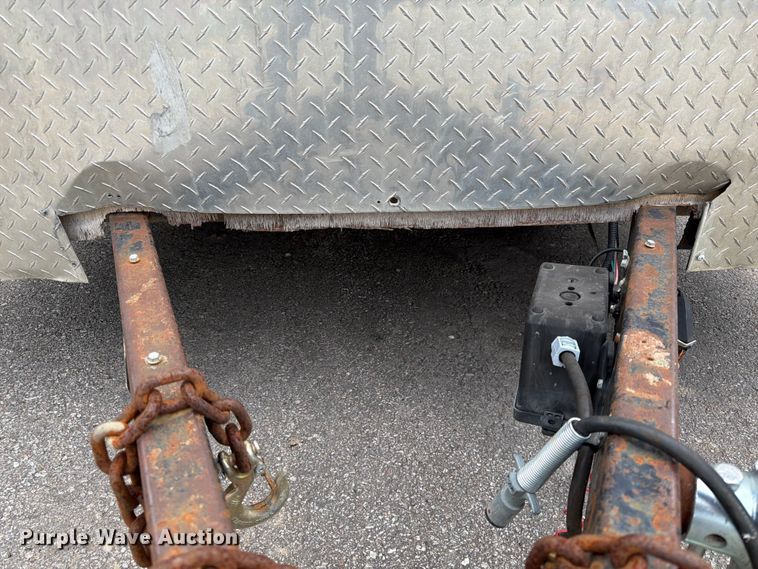 image for item DQ7794 2002 Forest River CMN035422 enclosed cargo trailer