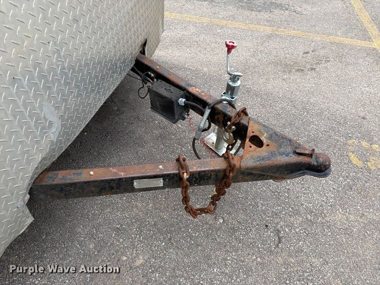 image for item DQ7794 2002 Forest River CMN035422 enclosed cargo trailer