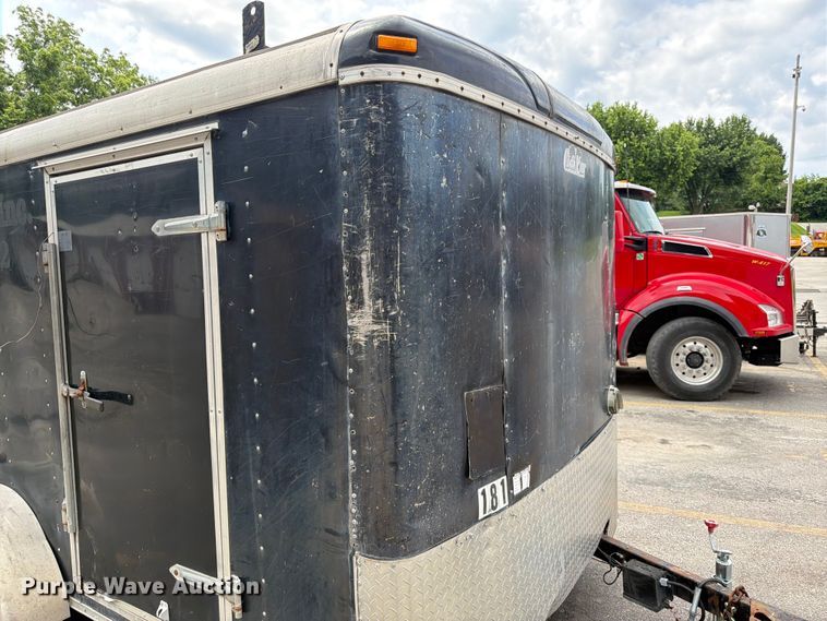 image for item DQ7794 2002 Forest River CMN035422 enclosed cargo trailer