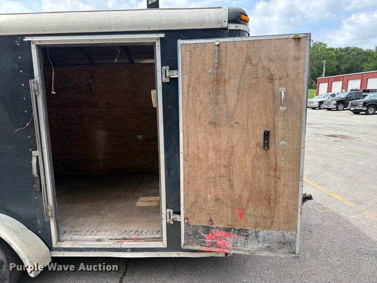 image for item DQ7794 2002 Forest River CMN035422 enclosed cargo trailer