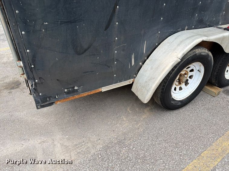 image for item DQ7794 2002 Forest River CMN035422 enclosed cargo trailer