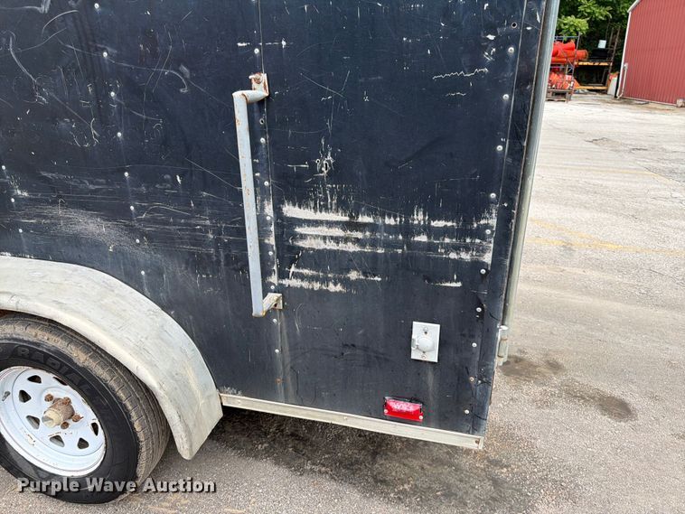 image for item DQ7794 2002 Forest River CMN035422 enclosed cargo trailer