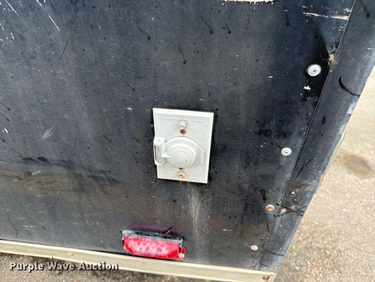 image for item DQ7794 2002 Forest River CMN035422 enclosed cargo trailer