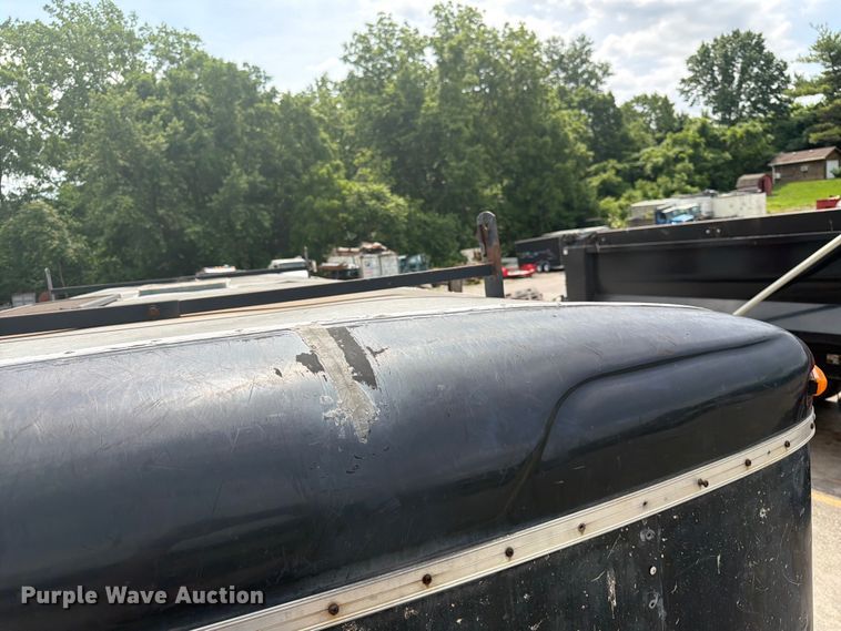 image for item DQ7794 2002 Forest River CMN035422 enclosed cargo trailer