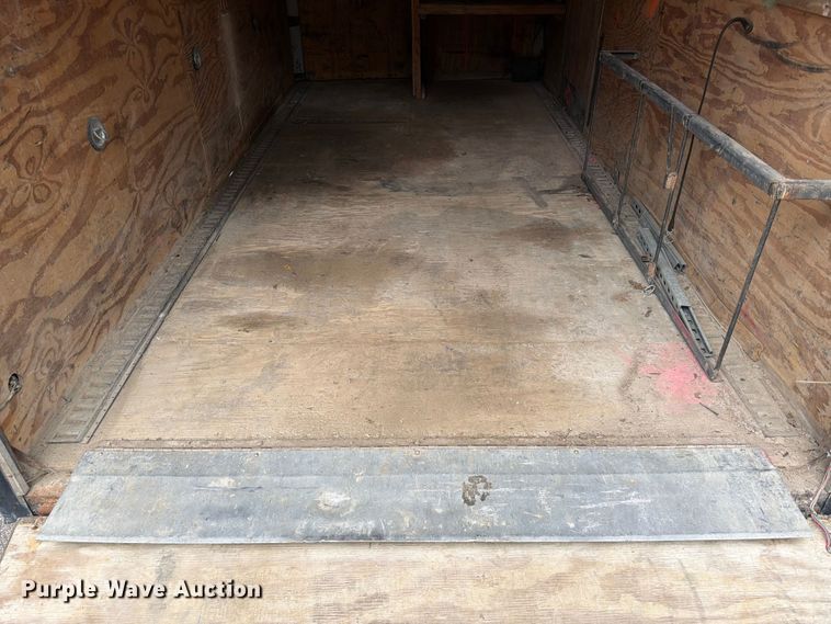 image for item DQ7794 2002 Forest River CMN035422 enclosed cargo trailer