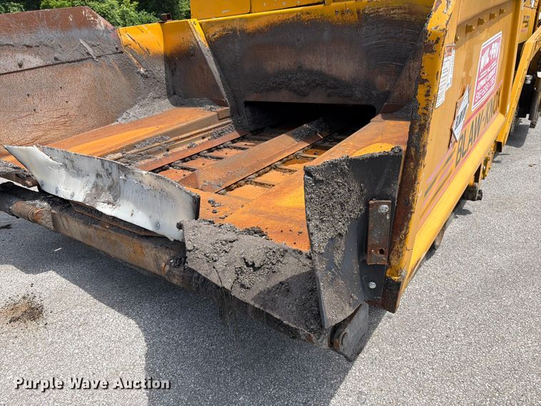 image for item DQ7801 Blaw-Knox PF-5510 paver