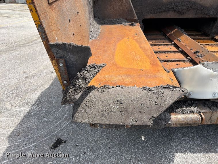 image for item DQ7801 Blaw-Knox PF-5510 paver