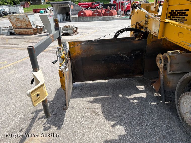 image for item DQ7801 Blaw-Knox PF-5510 paver