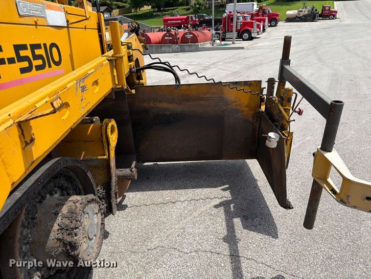 image for item DQ7801 Blaw-Knox PF-5510 paver