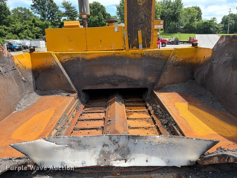 image for item DQ7801 Blaw-Knox PF-5510 paver